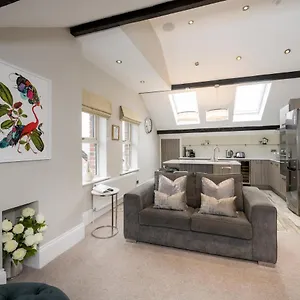 Serviced - St George's Five , Harrogate United Kingdom