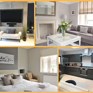 ※ Lovely House- With Parking ※ , Bath United Kingdom