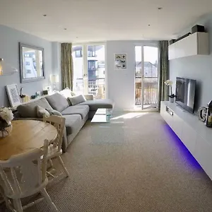 East Pilton - 2 Bed Free Parking & Balcony Edinburgh